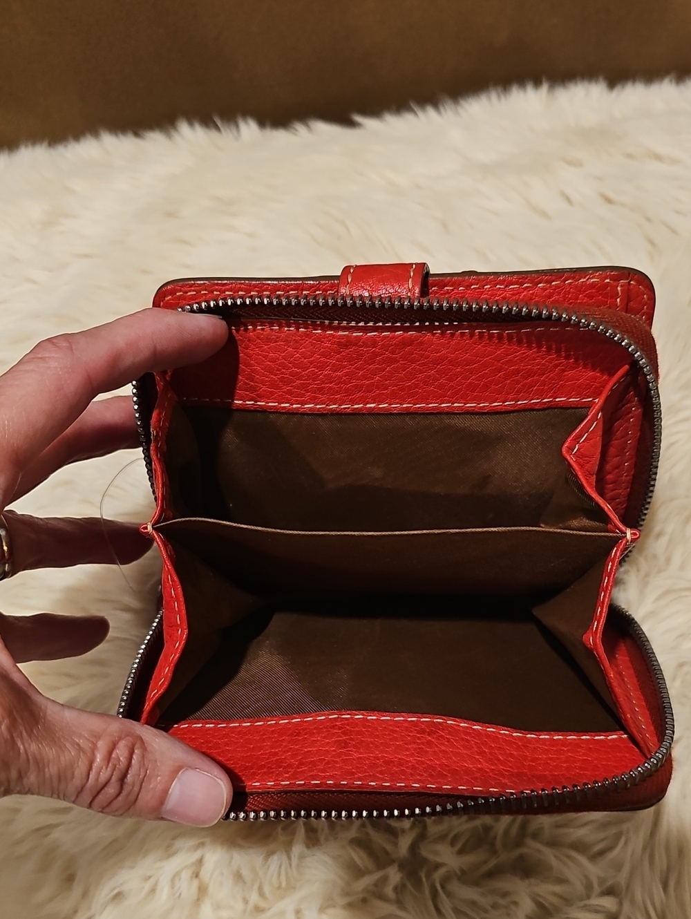 Dooney & Bourke Red Pebnled Leathet Clutch Wallet EUC - Picture 7 of 10